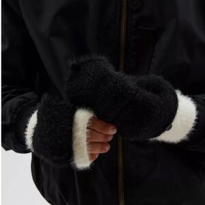 NWT Fuzzy Stripe Convertible Gloves by Urban Outfitters NEW